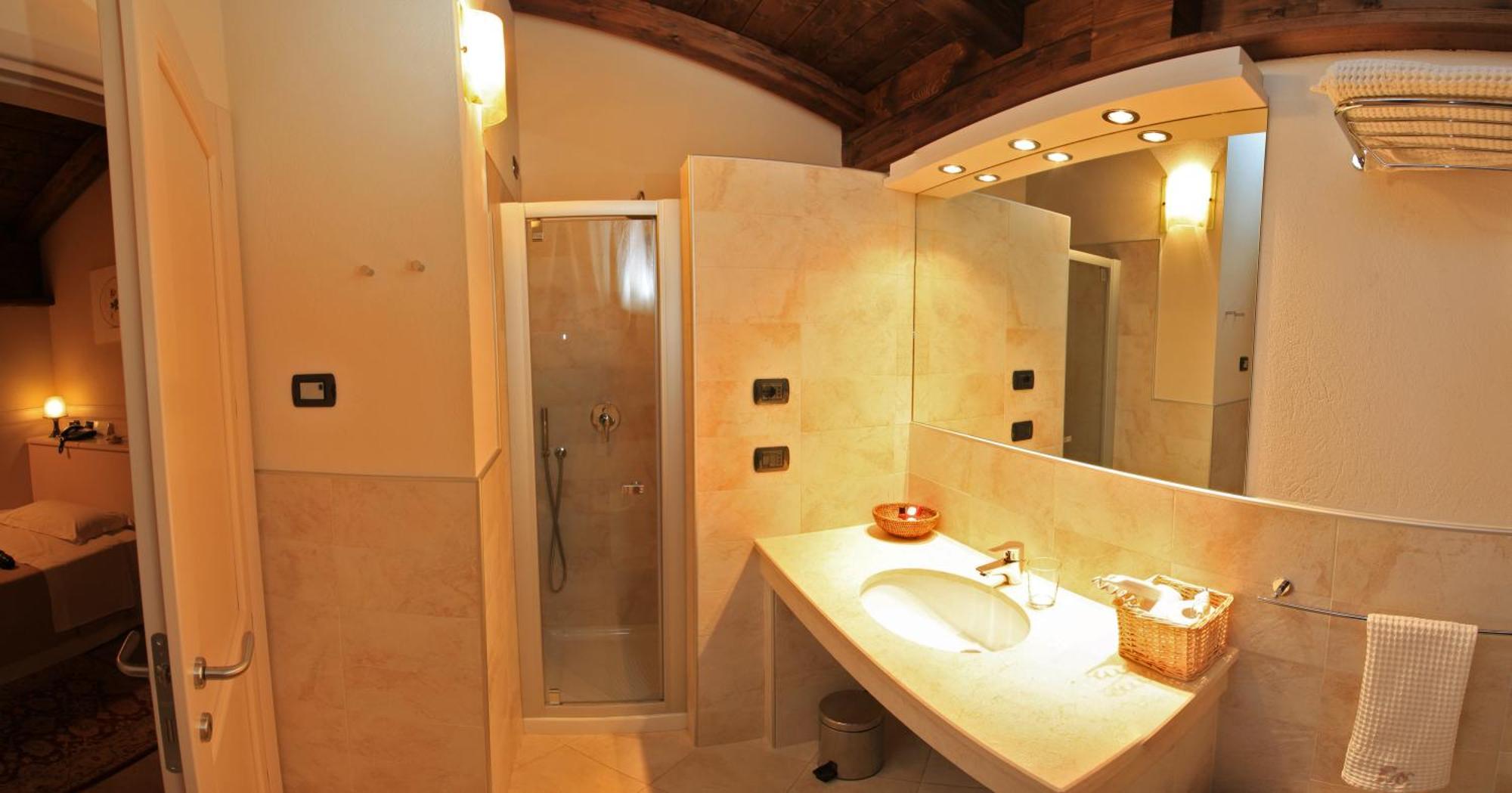 Albergo Della Ceramica Villanova Mondovì Oda fotoğraf