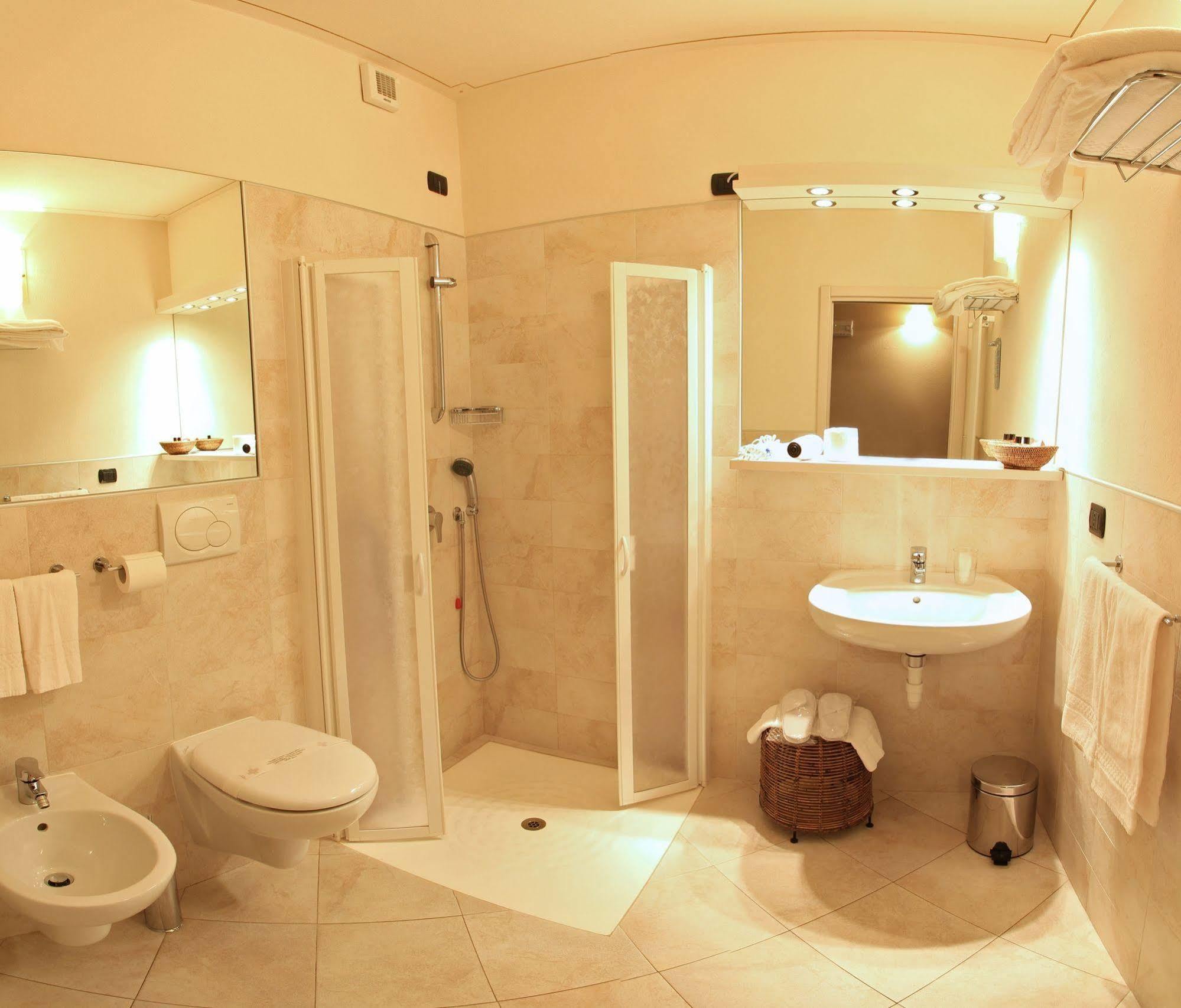 Albergo Della Ceramica Villanova Mondovì Dış mekan fotoğraf